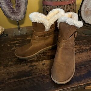 Airwalk Womens Size USA 7 Brown Suede Faux Fur Lined Boots Shoes